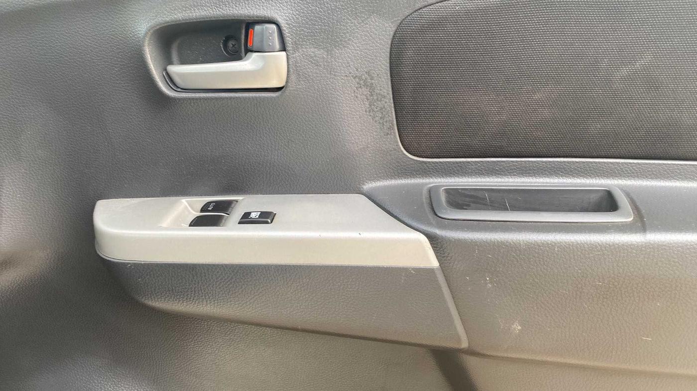 2012 Maruti Wagon R 1.0 LXI, CNG, Manual, 56,336 km, Driver Side Door Panels Control
