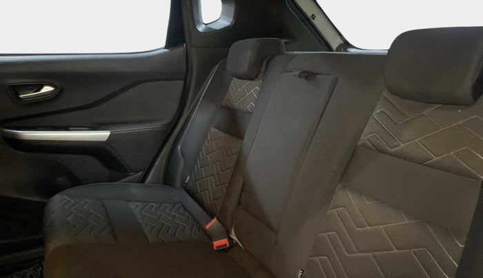 2021 Nissan MAGNITE XV PREMIUM, Petrol, Manual, 23,801 km, Right Side Rear Door Cabin