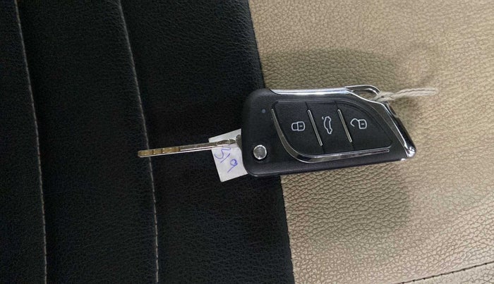 2019 Hyundai NEW SANTRO SPORTZ MT, Petrol, Manual, 25,272 km, Key Close Up