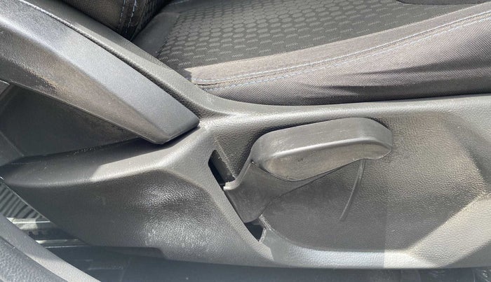 2019 Ford New Figo TITANIUM BLU 1.5 DIESEL, Diesel, Manual, 45,715 km, Driver Side Adjustment Panel