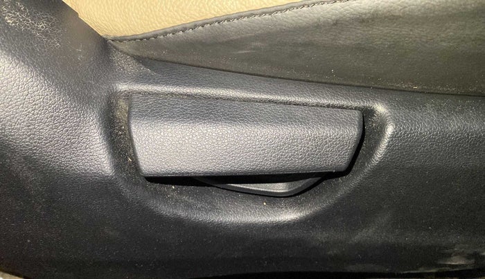 2019 Hyundai NEW SANTRO SPORTZ CNG, CNG, Manual, 67,409 km, Driver Side Adjustment Panel