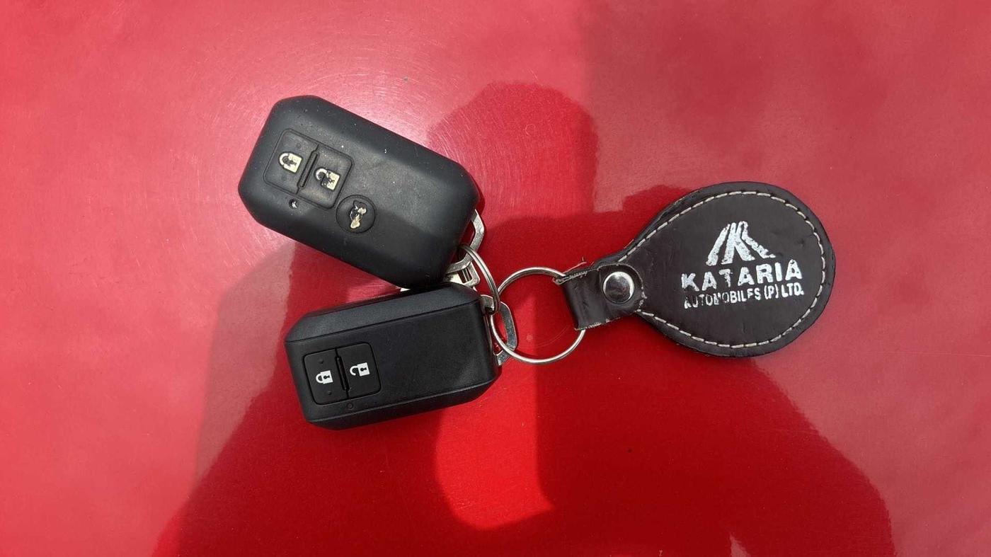 2018 Maruti Swift ZXI AMT, Petrol, Automatic, 72,600 km, Key Close Up