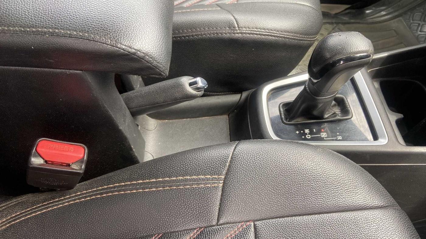 2018 Maruti Swift ZXI AMT, Petrol, Automatic, 72,600 km, Gear Lever