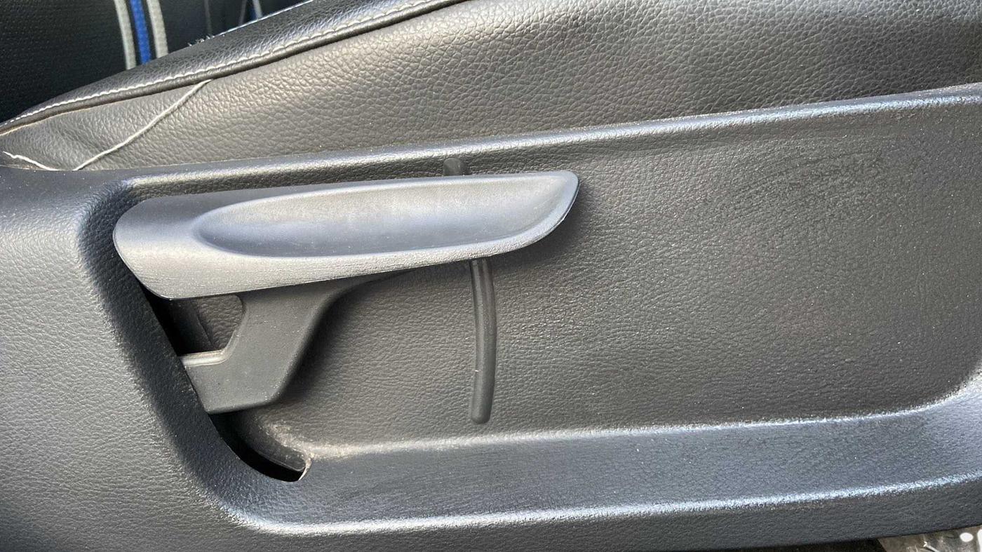2019 Volkswagen Polo COMFORTLINE 1.0L MPI, Petrol, Manual, 9,593 km, Driver Side Adjustment Panel