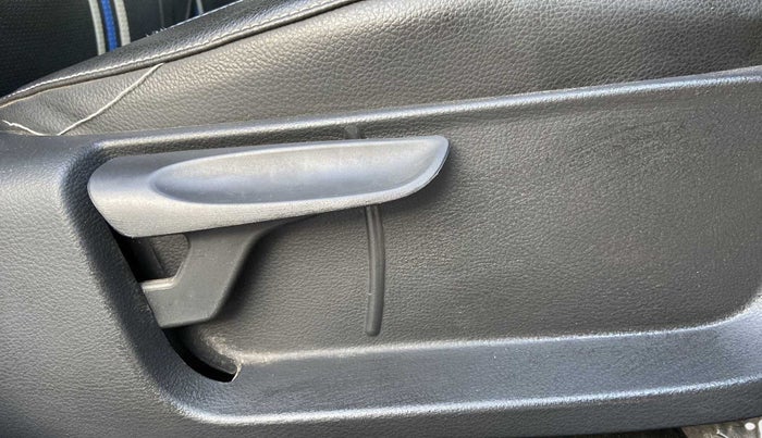 2019 Volkswagen Polo COMFORTLINE 1.0L MPI, Petrol, Manual, 9,593 km, Driver Side Adjustment Panel