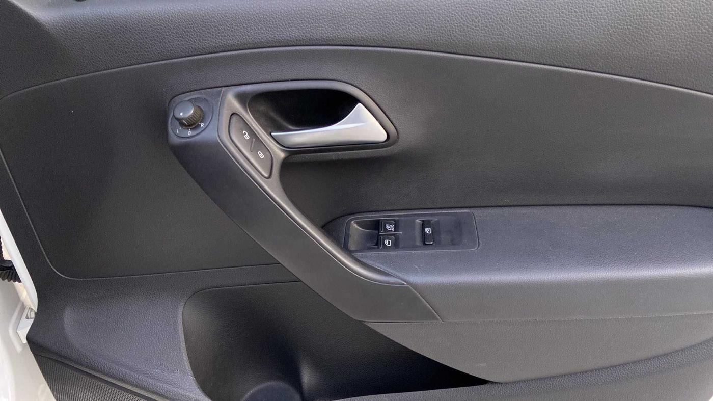 2019 Volkswagen Polo COMFORTLINE 1.0L MPI, Petrol, Manual, 9,593 km, Driver Side Door Panels Control