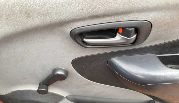 2013 Maruti A Star LXI, Petrol, Manual, 39,444 km, Driver Side Door Panels Control