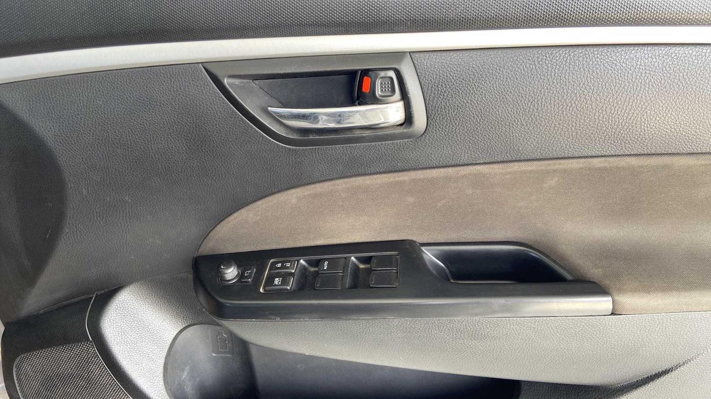 2016 Maruti Swift VDI ABS, Diesel, Manual, 47,383 km, Driver Side Door Panels Control