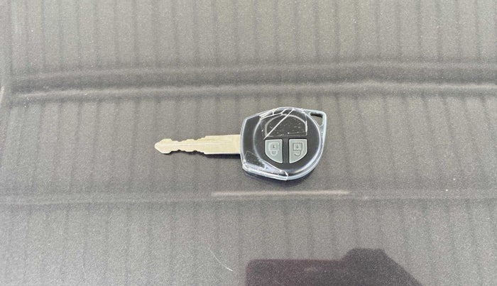 2016 Maruti Swift VDI ABS, Diesel, Manual, 47,383 km, Key Close Up