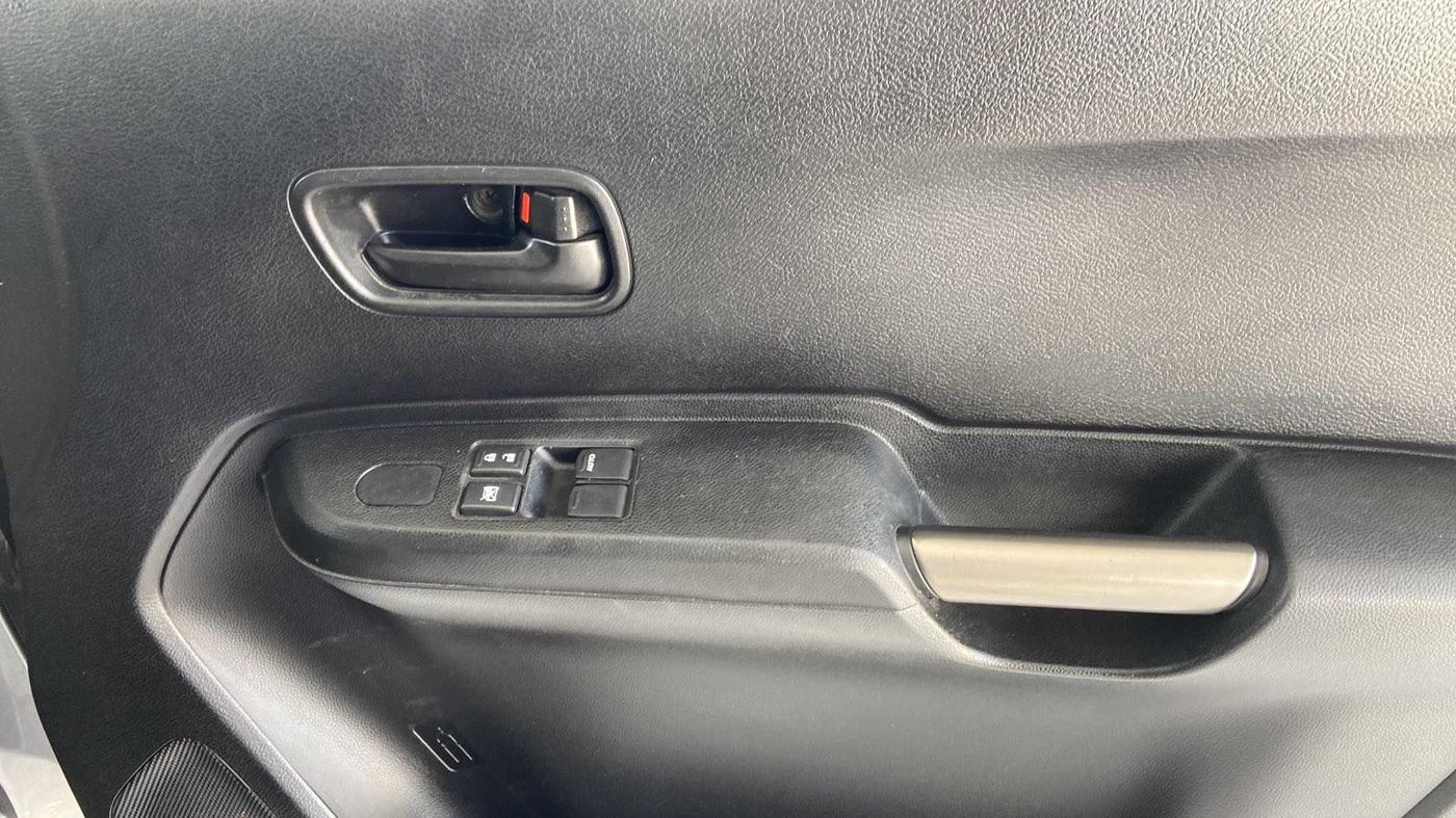 2017 Maruti IGNIS SIGMA 1.2, Petrol, Manual, 62,199 km, Driver Side Door Panels Control