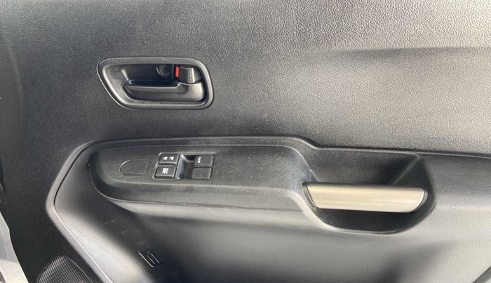 2017 Maruti IGNIS SIGMA 1.2, Petrol, Manual, 62,199 km, Driver Side Door Panels Control