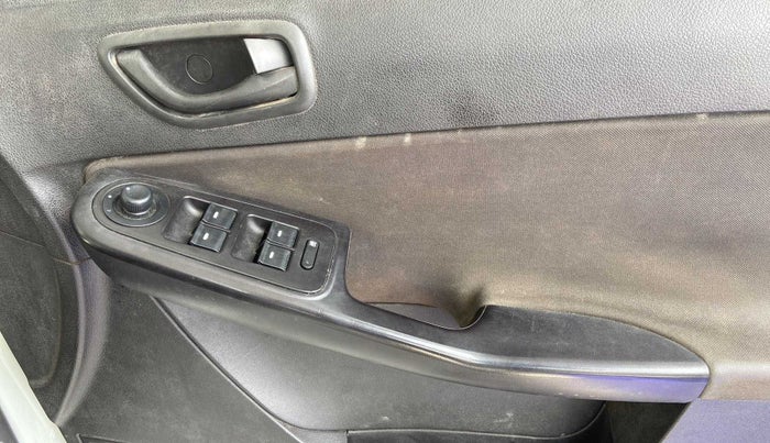 2015 Tata Bolt XMS QUADRAJET, Diesel, Manual, 1,16,879 km, Driver Side Door Panels Control
