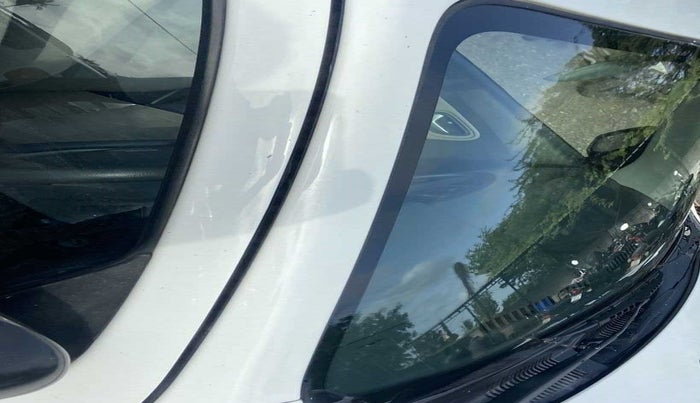 2015 Maruti Alto K10 VXI AMT, Petrol, Automatic, 87,104 km, Right A pillar - Paint is slightly faded