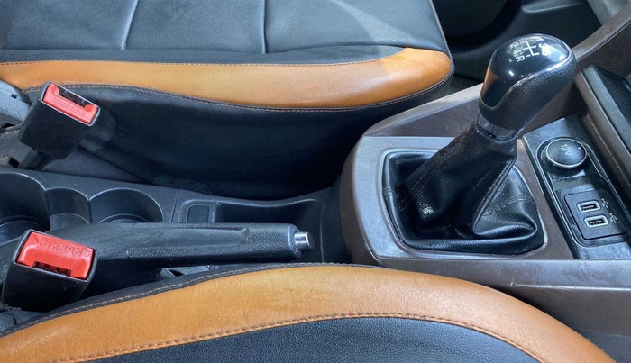 2019 Ford FREESTYLE TITANIUM 1.2 PETROL, Petrol, Manual, 32,784 km, Gear Lever