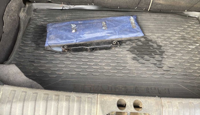 2019 Ford FREESTYLE TITANIUM 1.2 PETROL, Petrol, Manual, 32,784 km, Dicky (Boot door) - Jack missing