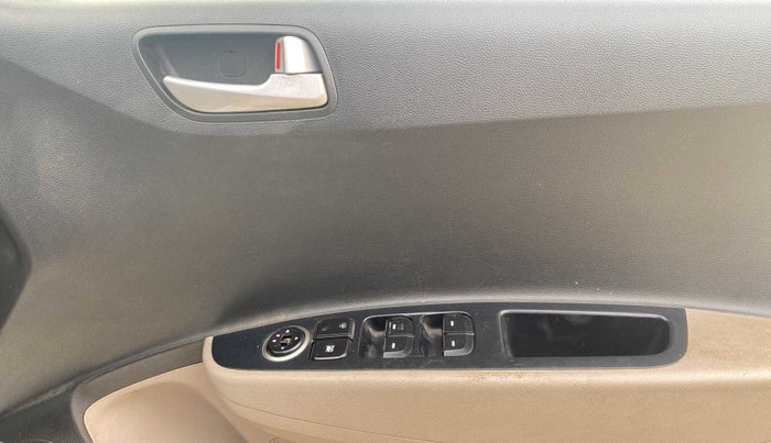 2017 Hyundai Grand i10 SPORTZ 1.2 KAPPA VTVT, CNG, Manual, 84,058 km, Driver Side Door Panels Control