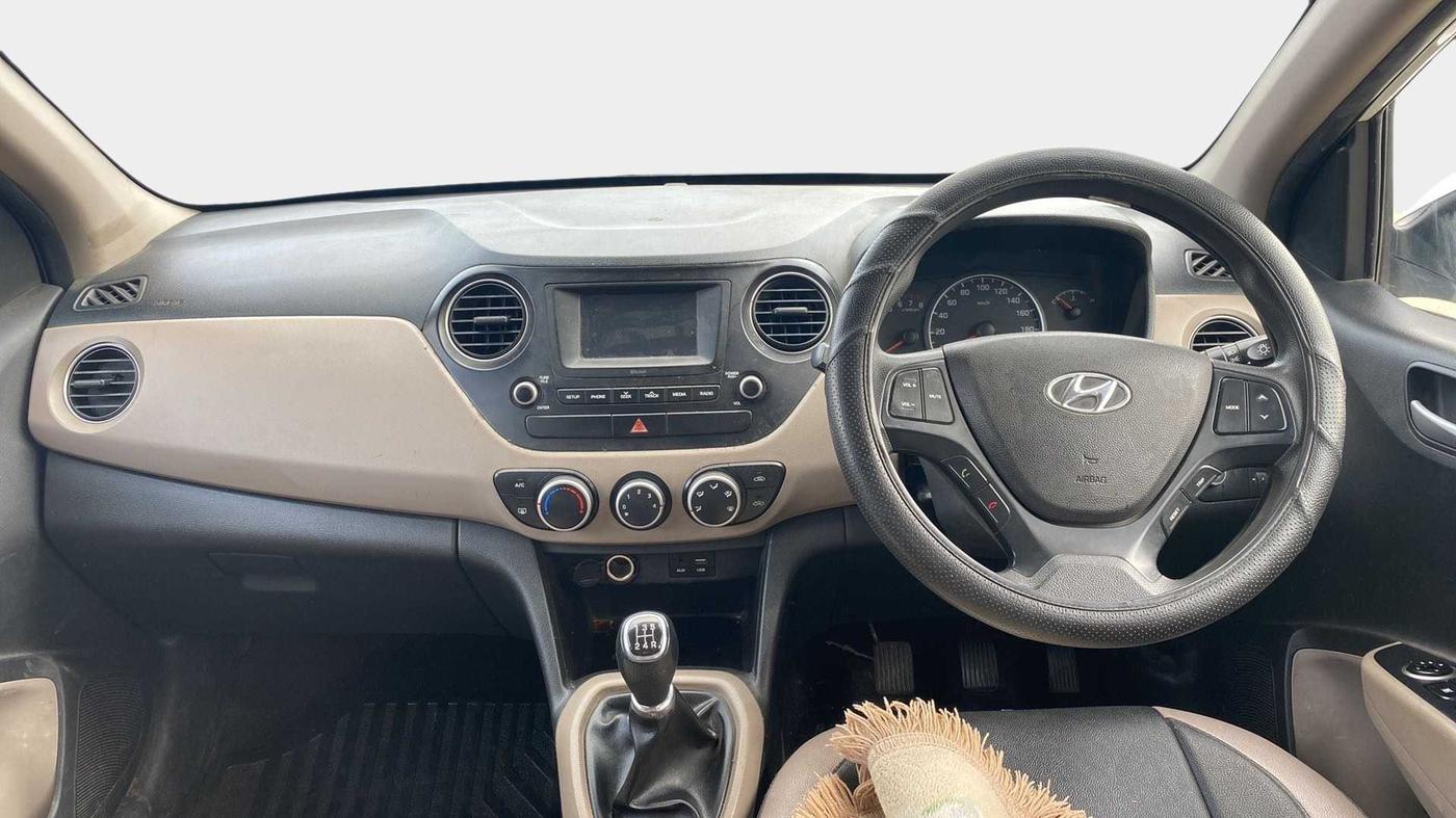 2017 Hyundai Grand i10 SPORTZ 1.2 KAPPA VTVT, CNG, Manual, 84,058 km, Dashboard