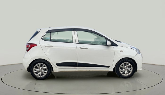 2017 Hyundai Grand i10 SPORTZ 1.2 KAPPA VTVT, CNG, Manual, 84,058 km, Right Side View