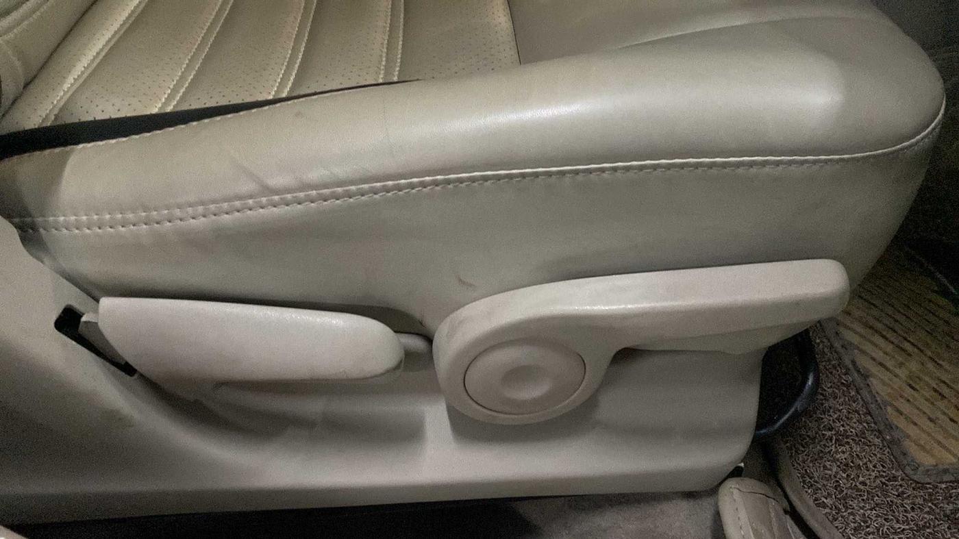 2017 Maruti Ciaz VXI+, Petrol, Manual, 63,866 km, Driver Side Adjustment Panel