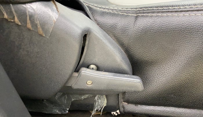 2017 Maruti Alto 800 LXI, Petrol, Manual, 31,971 km, Driver Side Adjustment Panel