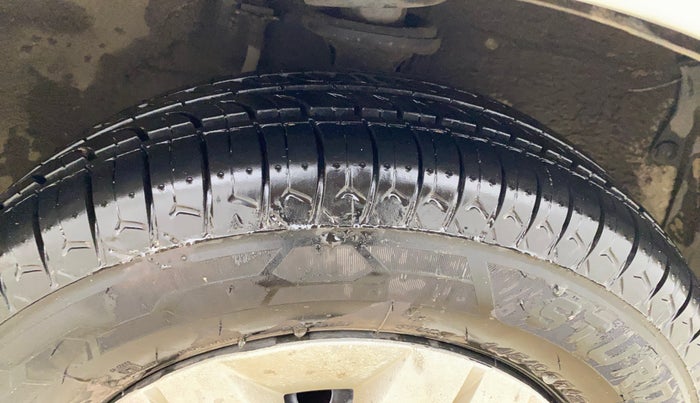 2017 Maruti Alto 800 LXI, Petrol, Manual, 31,971 km, Right Front Tyre Tread