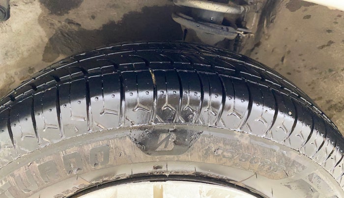 2017 Maruti Alto 800 LXI, Petrol, Manual, 31,971 km, Left Front Tyre Tread