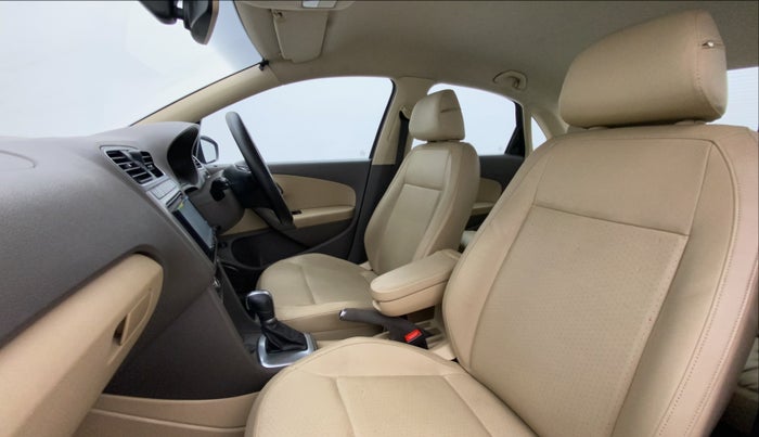 2017 Volkswagen Vento HIGHLINE 1.5 AT, Diesel, Automatic, 86,403 km, Right Side Front Door Cabin