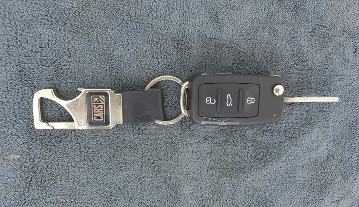 2017 Volkswagen Vento HIGHLINE 1.5 AT, Diesel, Automatic, 86,403 km, Key Close Up