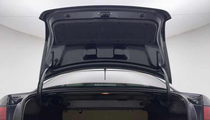 2017 Volkswagen Vento HIGHLINE 1.5 AT, Diesel, Automatic, 86,403 km, Boot Door Open