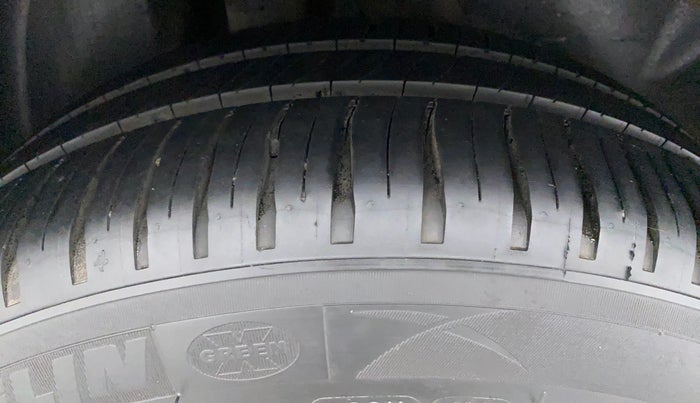 2017 Volkswagen Vento HIGHLINE 1.5 AT, Diesel, Automatic, 86,403 km, Right Rear Tyre Tread