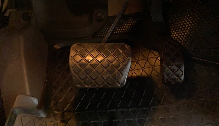 2017 Volkswagen Vento HIGHLINE 1.5 AT, Diesel, Automatic, 86,403 km, Pedals