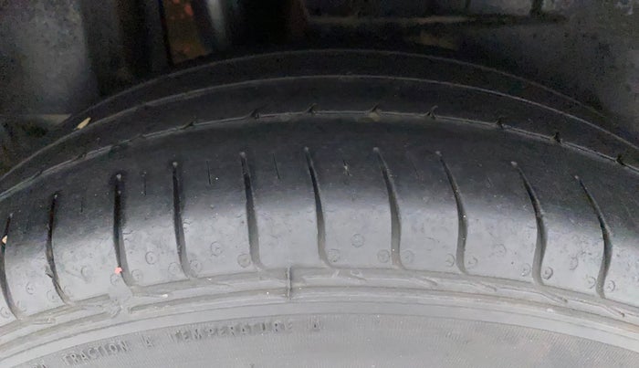 2018 Maruti Dzire VDI AMT, Diesel, Automatic, 93,856 km, Right Rear Tyre Tread