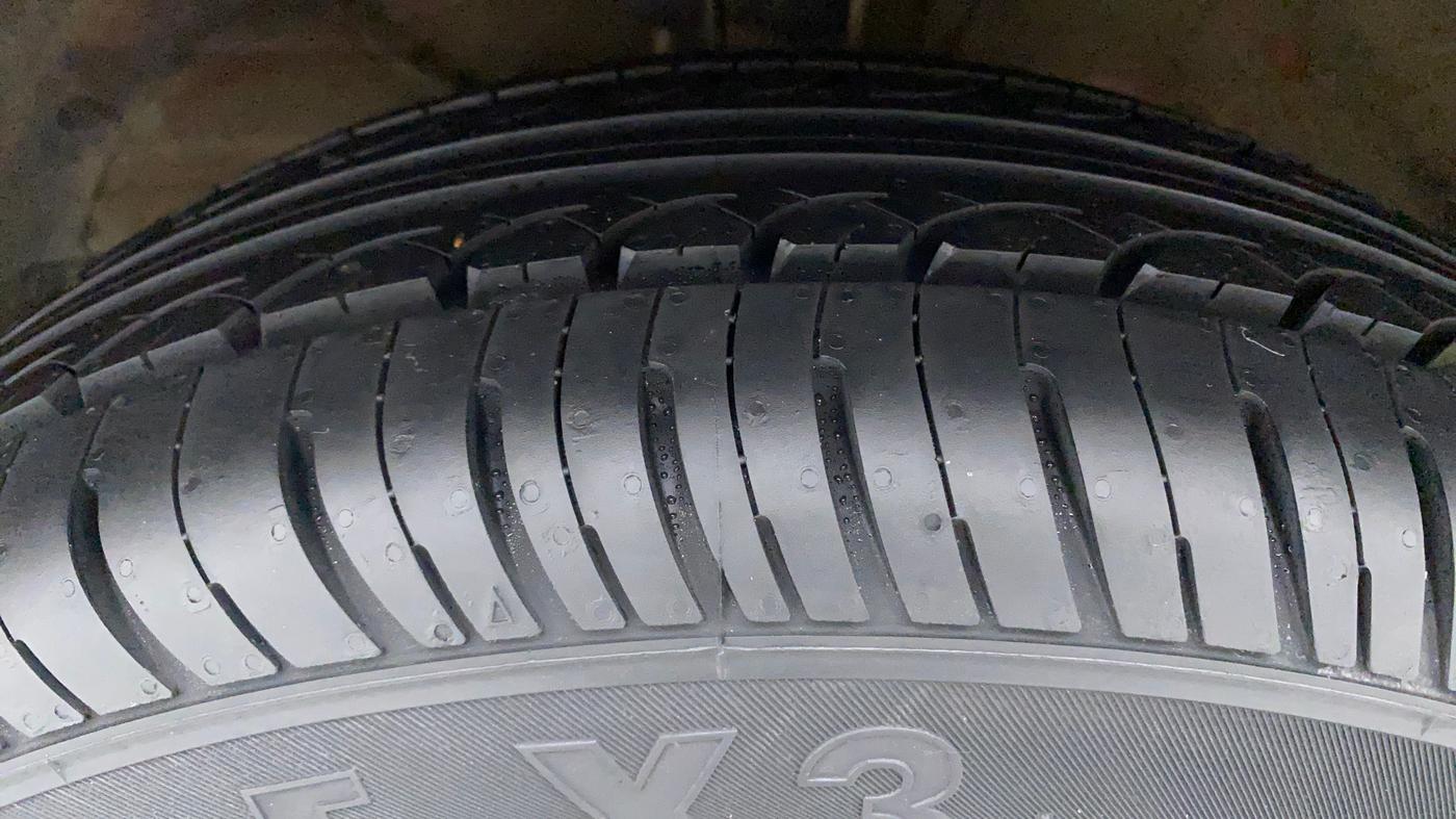 2018 Maruti Dzire VDI AMT, Diesel, Automatic, 93,856 km, Left Front Tyre Tread