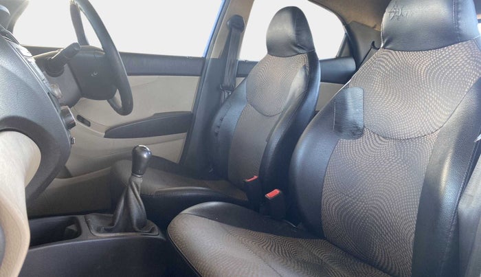 2014 Hyundai Eon MAGNA +, Petrol, Manual, 1,15,292 km, Right Side Front Door Cabin
