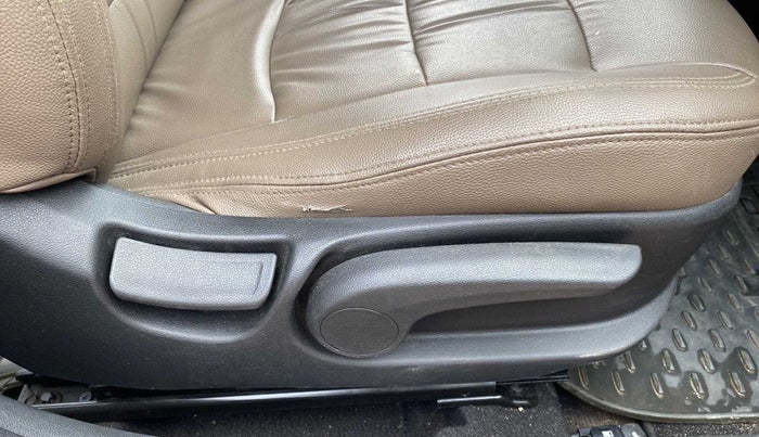 2017 Hyundai Verna 1.6 VTVT SX, Petrol, Manual, 37,789 km, Driver Side Door Panels Control