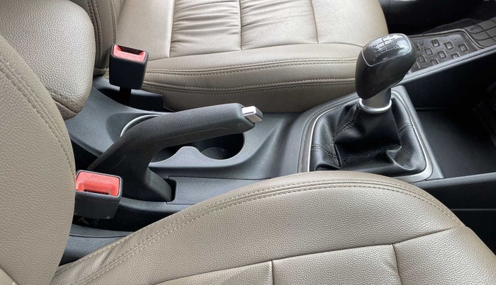 2017 Hyundai Verna 1.6 VTVT SX, Petrol, Manual, 37,789 km, Gear Lever