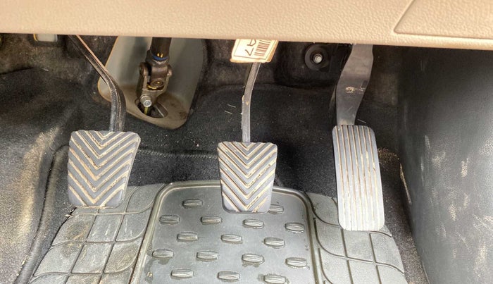 2017 Hyundai Verna 1.6 VTVT SX, Petrol, Manual, 37,789 km, Pedals