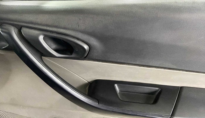 2017 Tata Tiago XE PETROL, Petrol, Manual, 62,562 km, Driver Side Door Panels Control