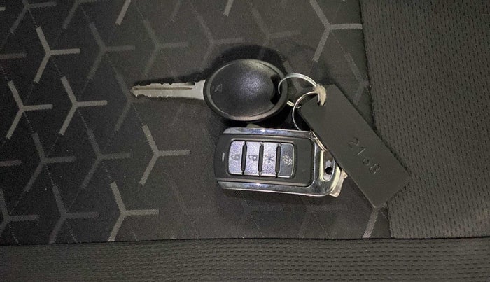 2017 Tata Tiago XE PETROL, Petrol, Manual, 62,562 km, Key Close Up