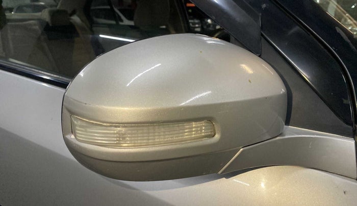 2012 Maruti Swift Dzire VXI, Petrol, Manual, 1,11,531 km, Right rear-view mirror - Mirror motor not working