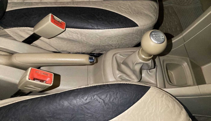 2012 Maruti Swift Dzire VXI, Petrol, Manual, 1,11,531 km, Gear Lever