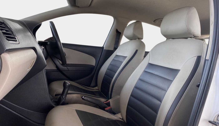 2011 Volkswagen Polo COMFORTLINE 1.2L, Diesel, Manual, 1,02,369 km, Right Side Front Door Cabin