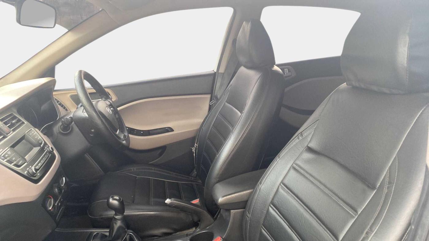 2019 Hyundai Elite i20 MAGNA PLUS 1.2, CNG, Manual, 53,355 km, Right Side Front Door Cabin