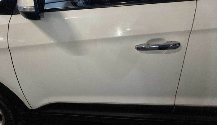2017 Hyundai Creta SX PLUS 1.6 PETROL, Petrol, Manual, 64,015 km, Front passenger door - Minor scratches