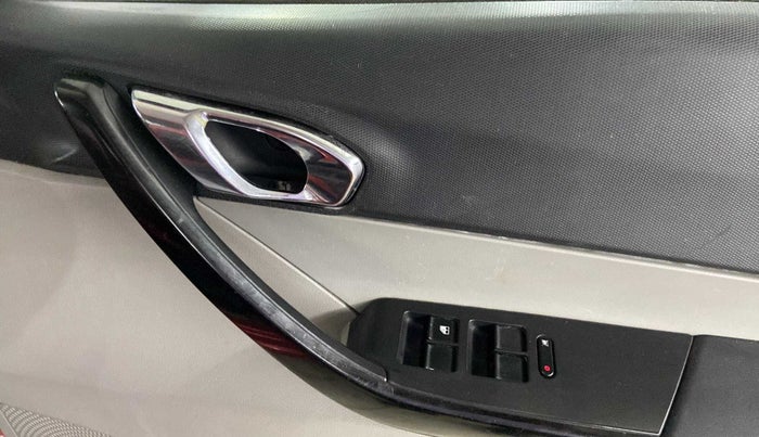 2017 Tata Tiago XZA PETROL, Petrol, Automatic, 45,388 km, Driver Side Door Panels Control