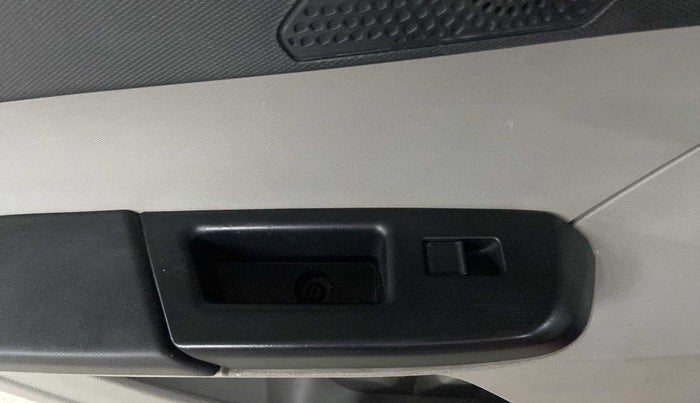 2017 Tata Tiago XZA PETROL, Petrol, Automatic, 45,388 km, Left rear window switch / handle - Switch/handle not functional