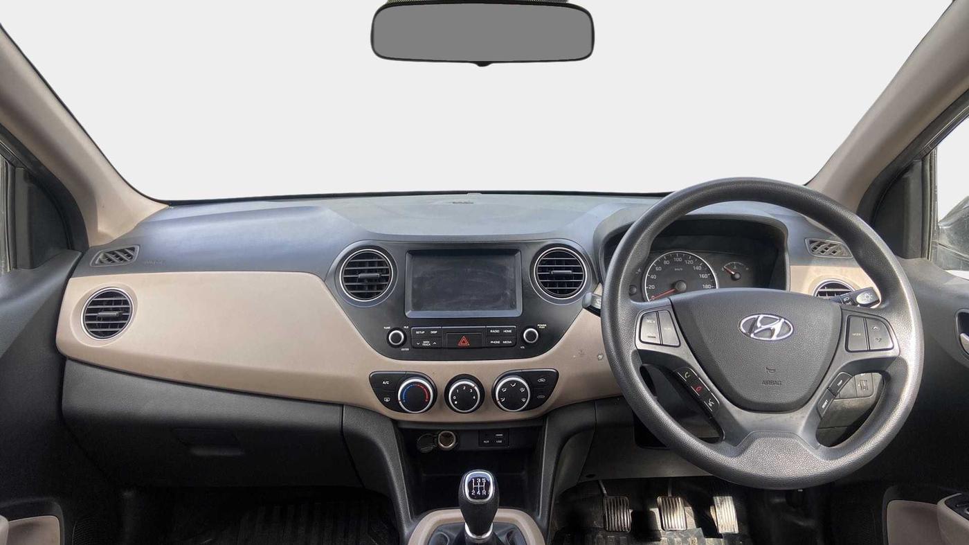 2017 Hyundai Grand i10 SPORTZ (O) 1.2 KAPPA VTVT, Petrol, Manual, 59,095 km, Dashboard
