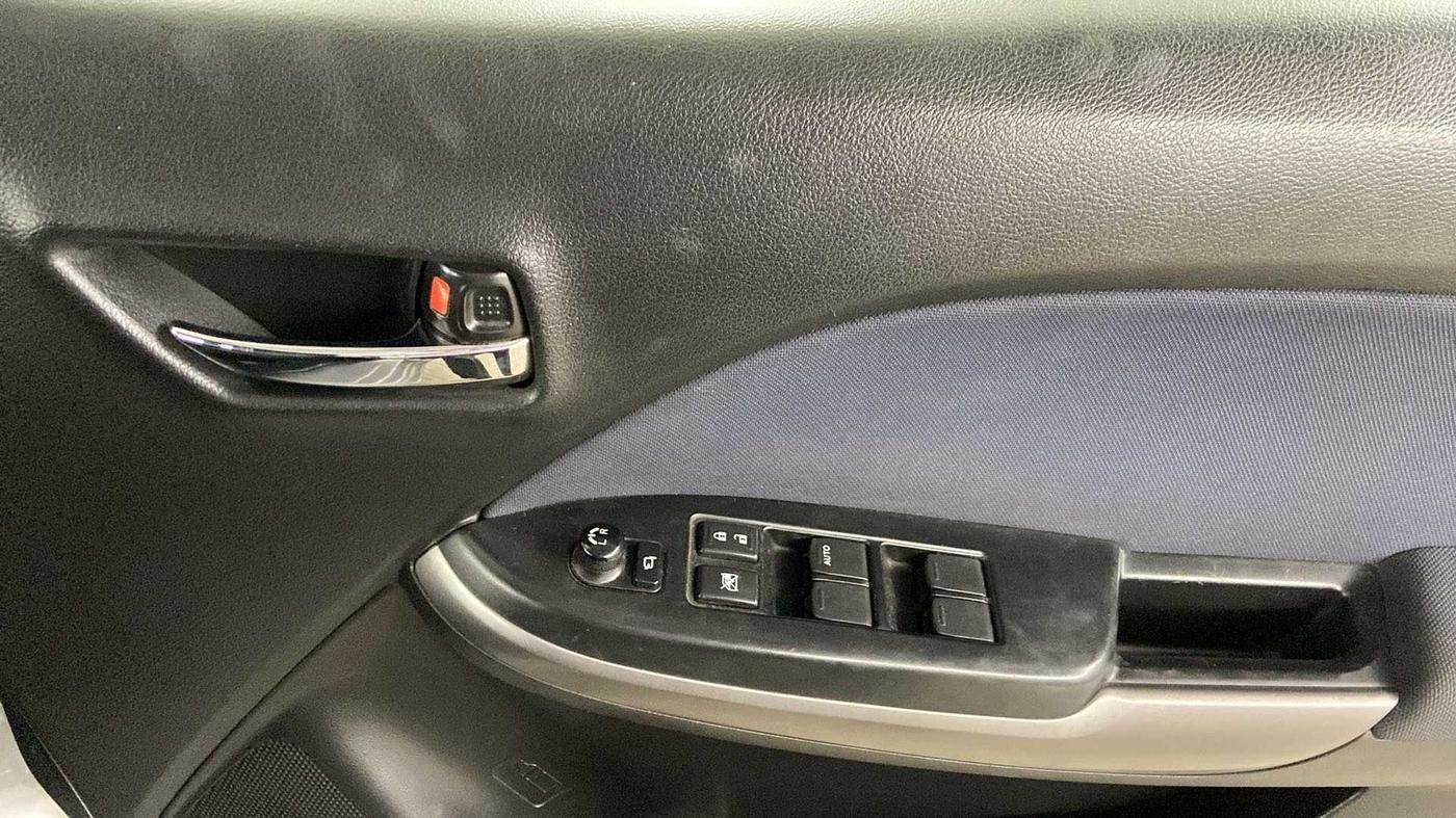 2019 Maruti Baleno ZETA PETROL 1.2, CNG, Manual, 26,595 km, Driver Side Door Panels Control