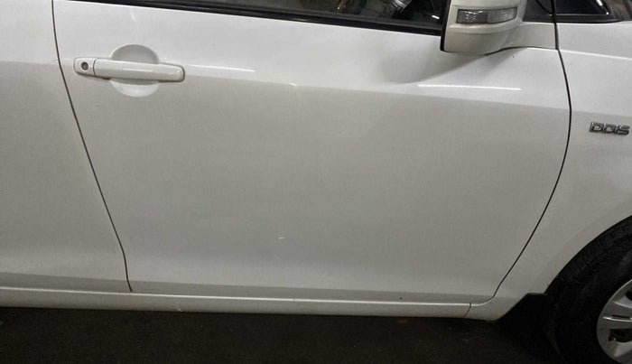 2014 Maruti Swift Dzire VDI, Diesel, Manual, 62,696 km, Driver-side door - Slightly dented