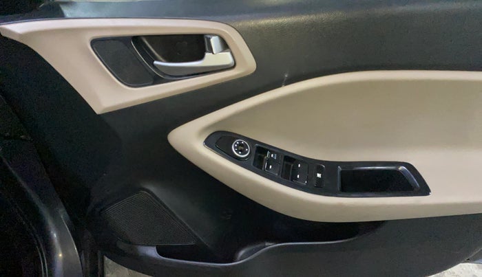 2016 Hyundai Elite i20 MAGNA 1.2, Petrol, Manual, 87,810 km, Driver Side Door Panels Control